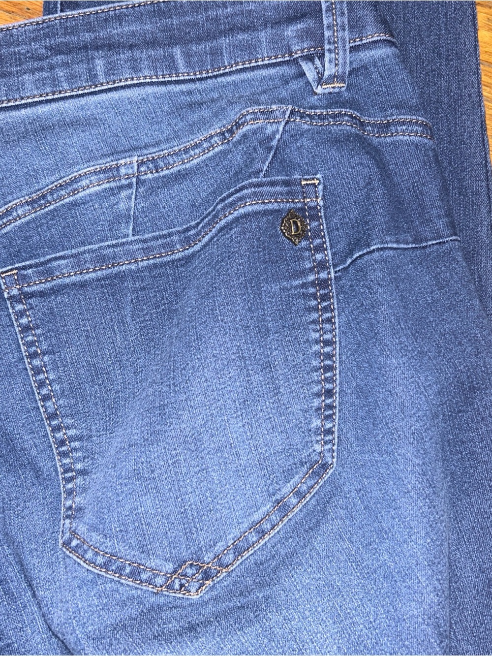 Democracy Straight-Leg Jeans in Dark Blue Wash - Picture 6 of 6
